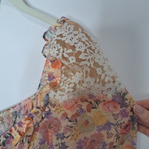 For love and lemons Gardenia floral robe dress pink small NWT - Picture 9 of 11